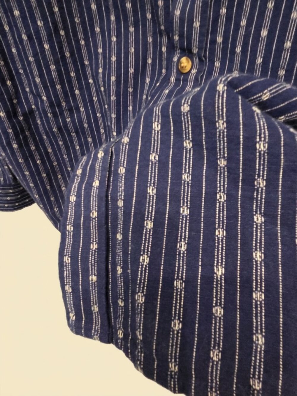 Banana Republic Long Sleeve Nave Line Untucked Fit - Picture 3 of 4